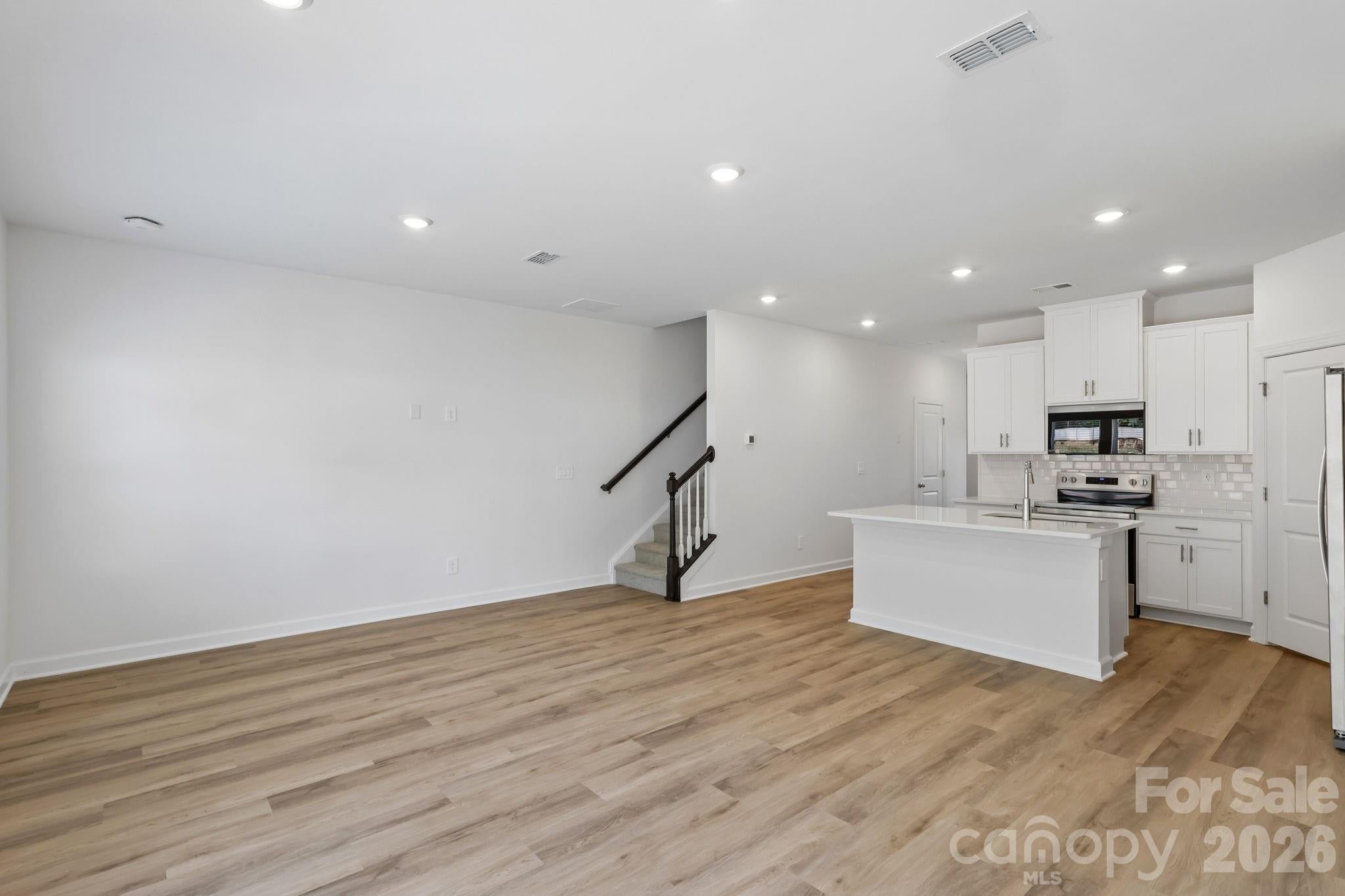 9037 Foggy Brook Loop