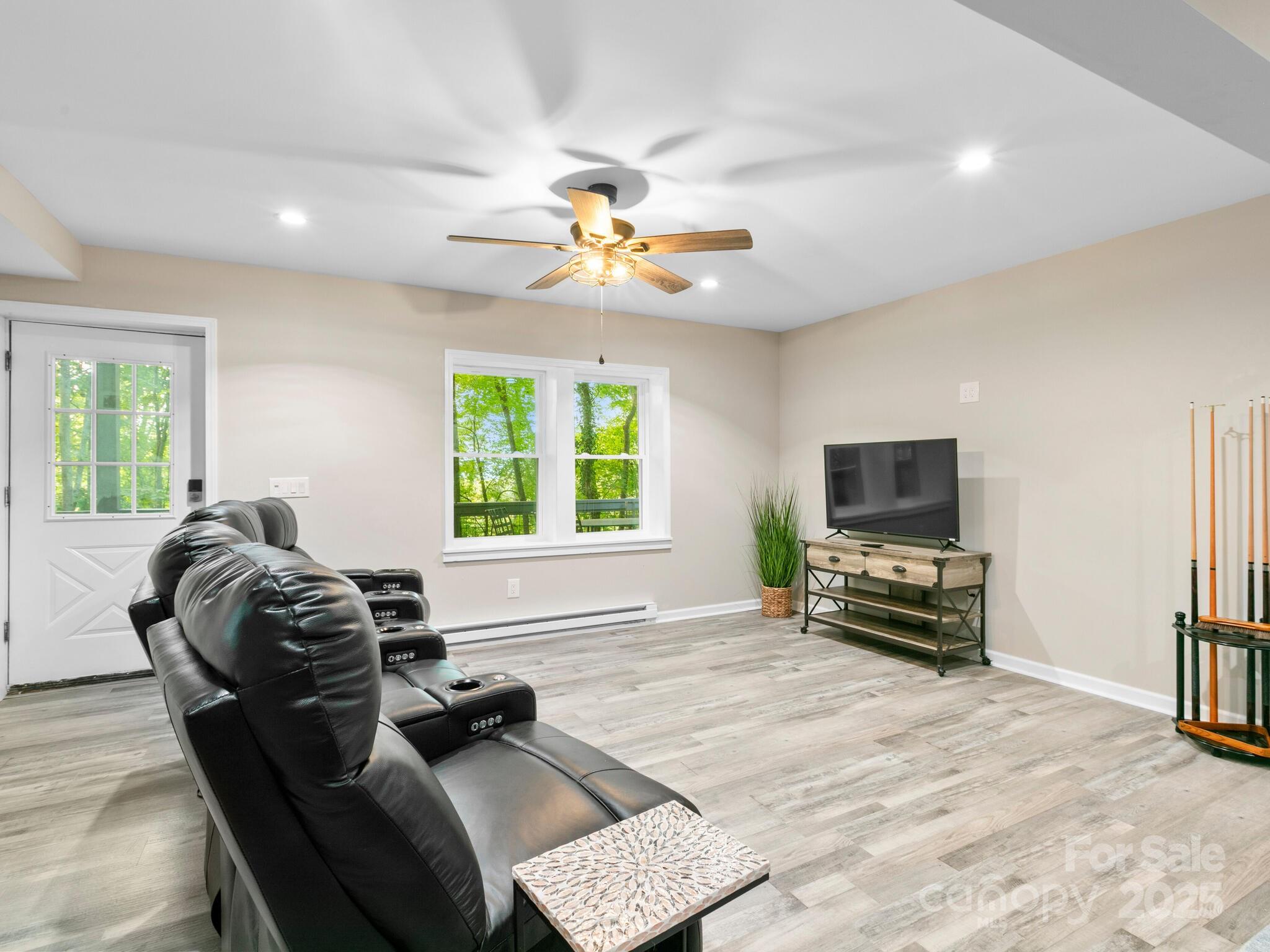 LAKE JUNALUSKA ASSEMBLY - Residential