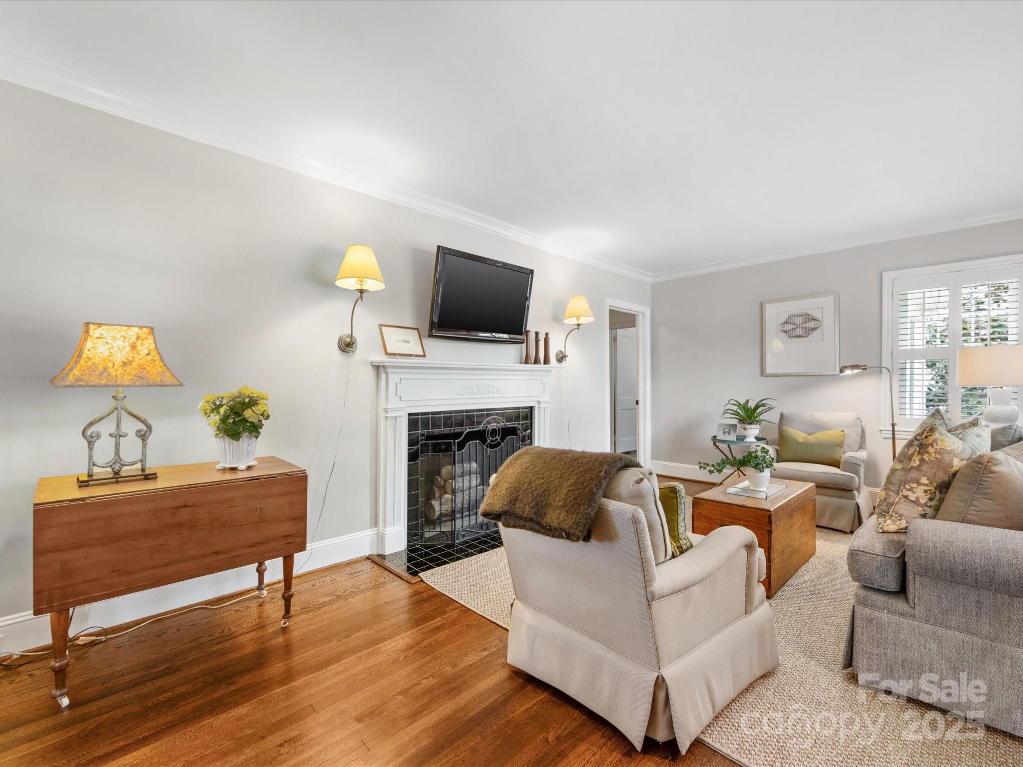 1209 Yale Place
