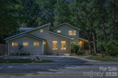 Photo of 1516 Hensley Road, Fort Mill, SC 29715 (MLS # 4395457)