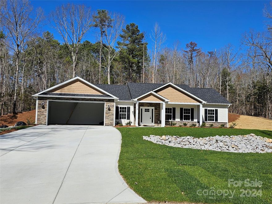 New Construction home on over an acre lot. Home features 9ft ceilings, split floor plan large rear screen porch. 24 x 24 finished attached garage.