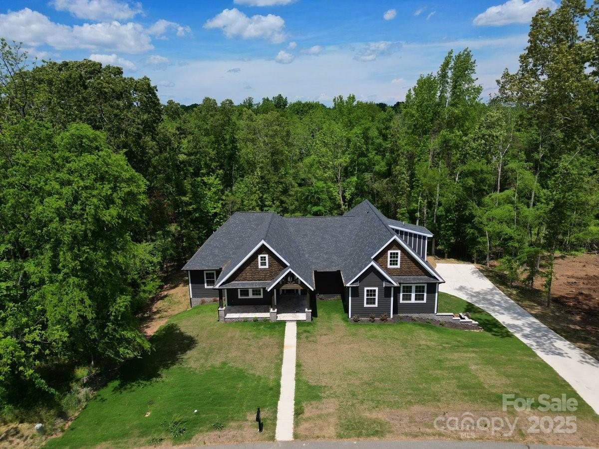 2694 Woodcrest Drive SW