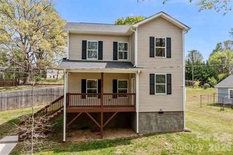 Photo of 3130 Celia Avenue, Charlotte, NC 28216 (MLS # 4365274)