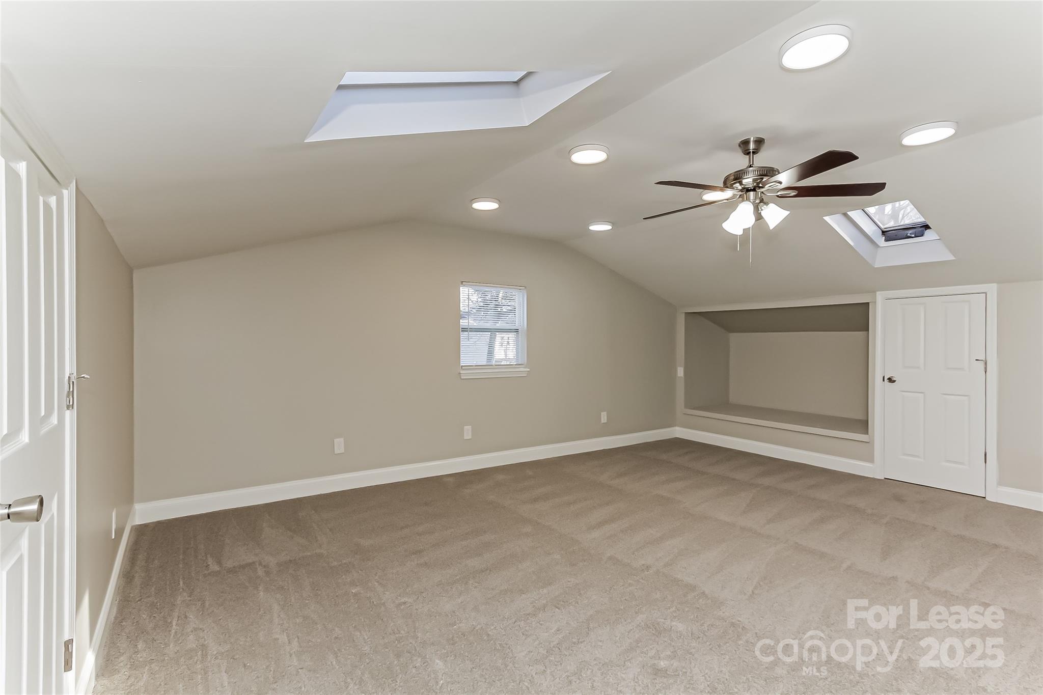 Twelve Oaks - Residential Lease