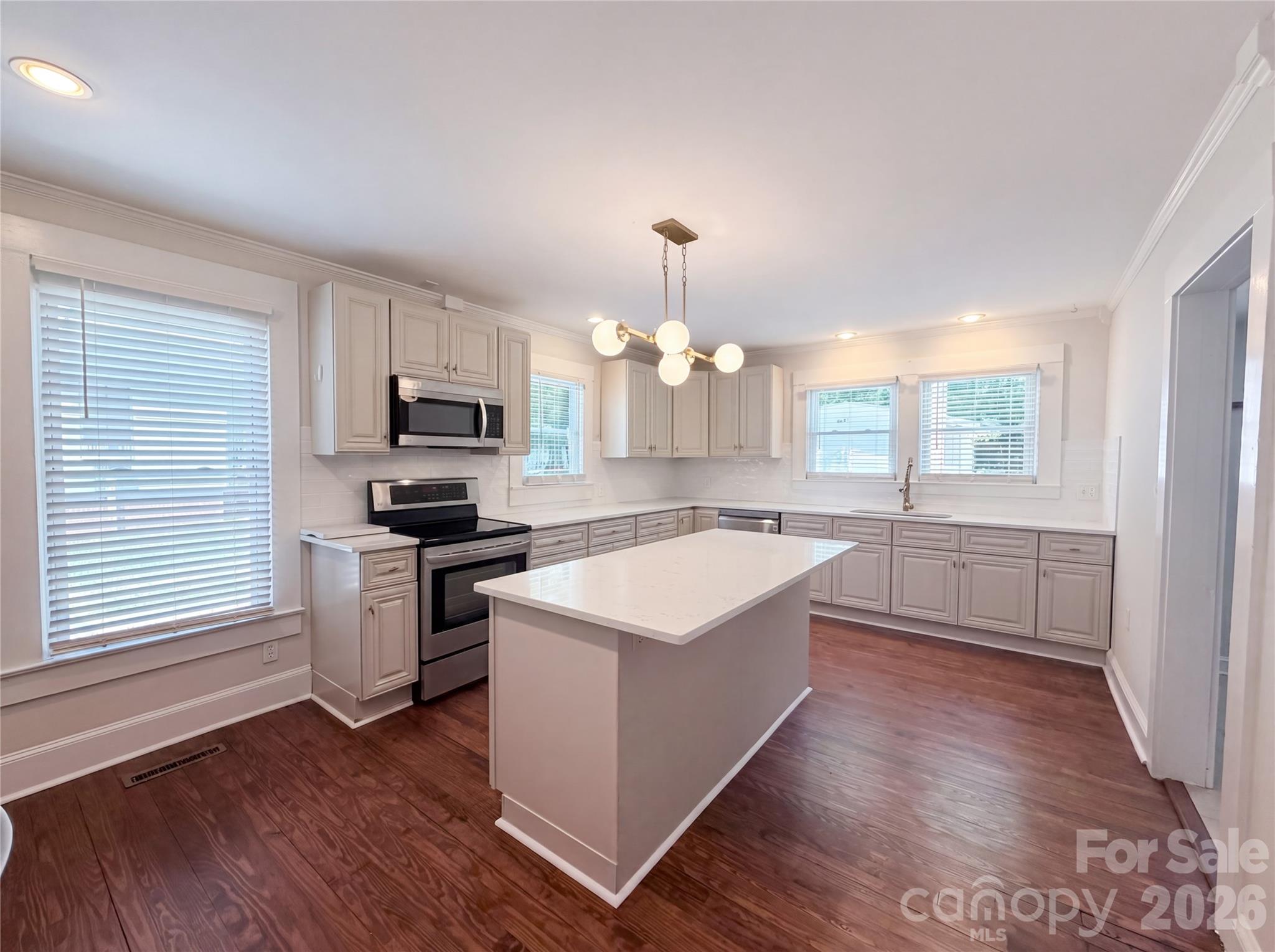 329 W Mclelland Avenue