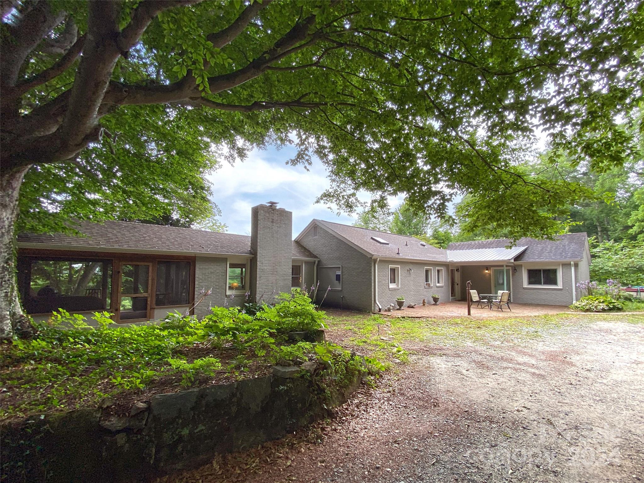 273 & 133 Nicholson Lane