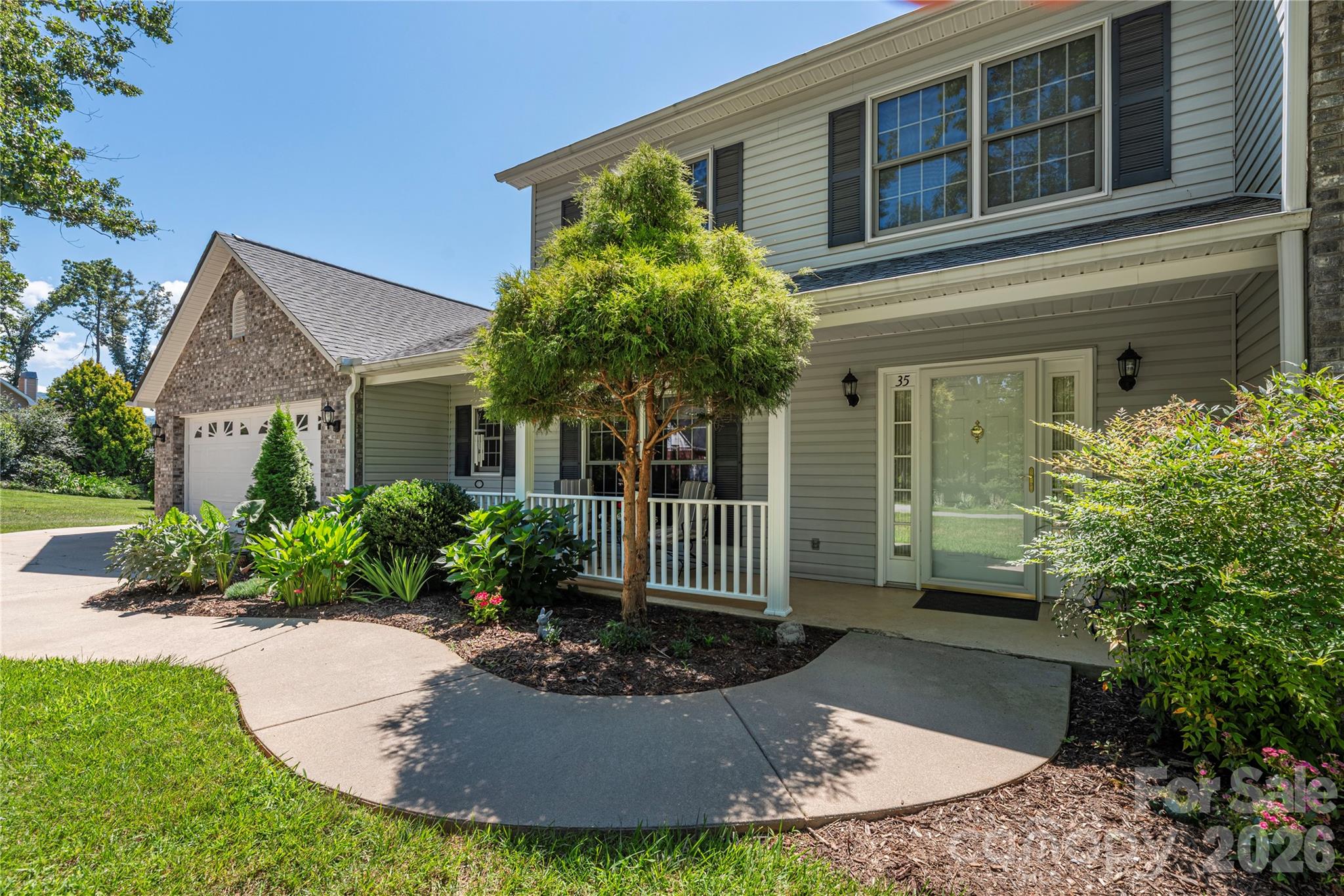 35 Forest Knoll Drive