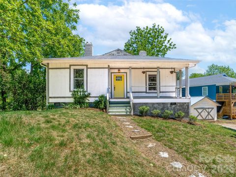 Photo of 125 Edwards Avenue, Swannanoa, NC 28778 (MLS # 4384227)