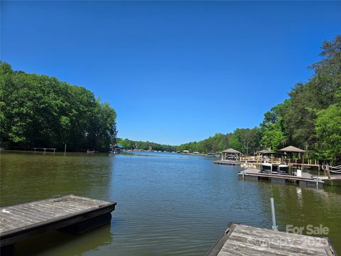 6644 Goose Point Drive Denver NC 28037