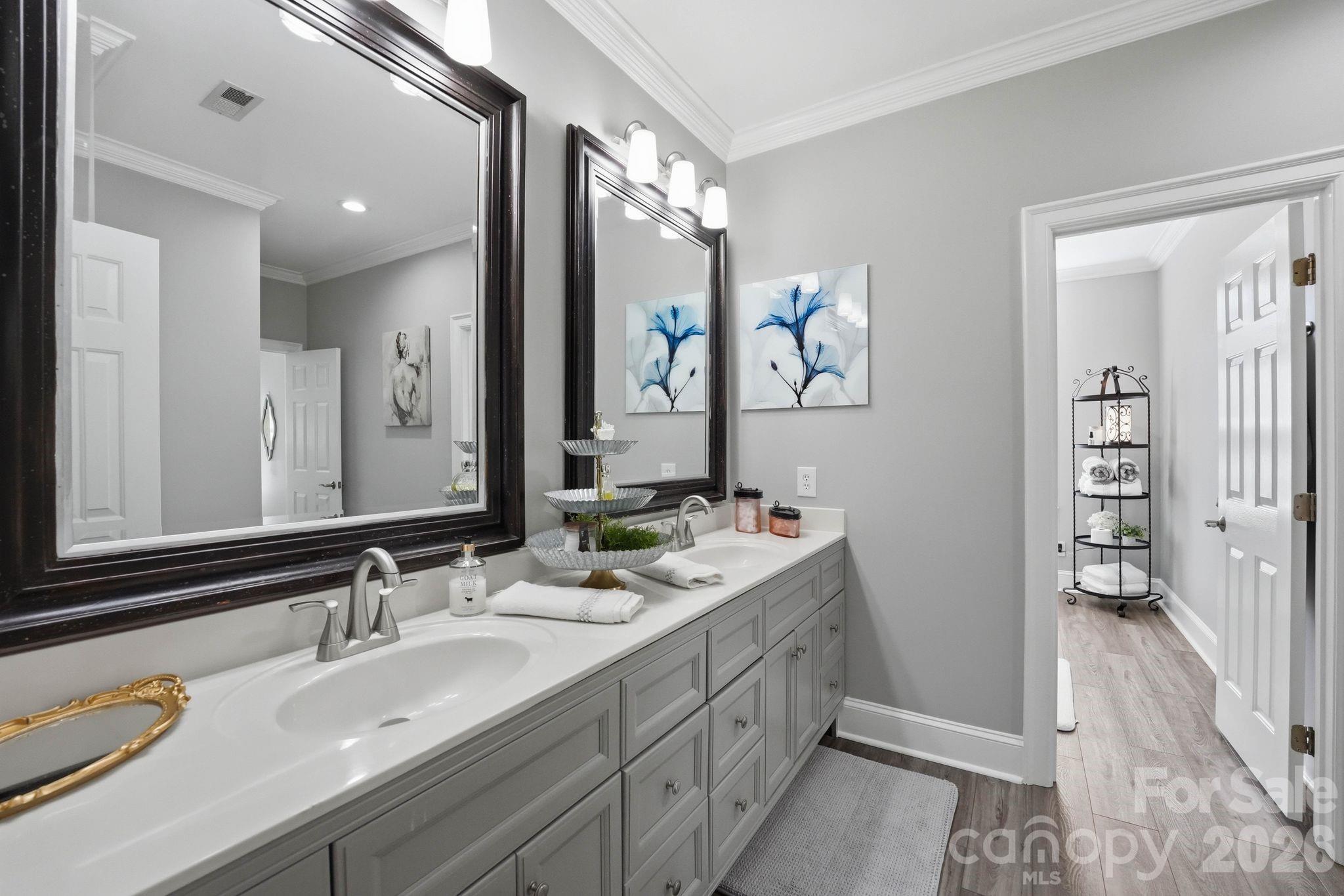 The Peninsula - Residential