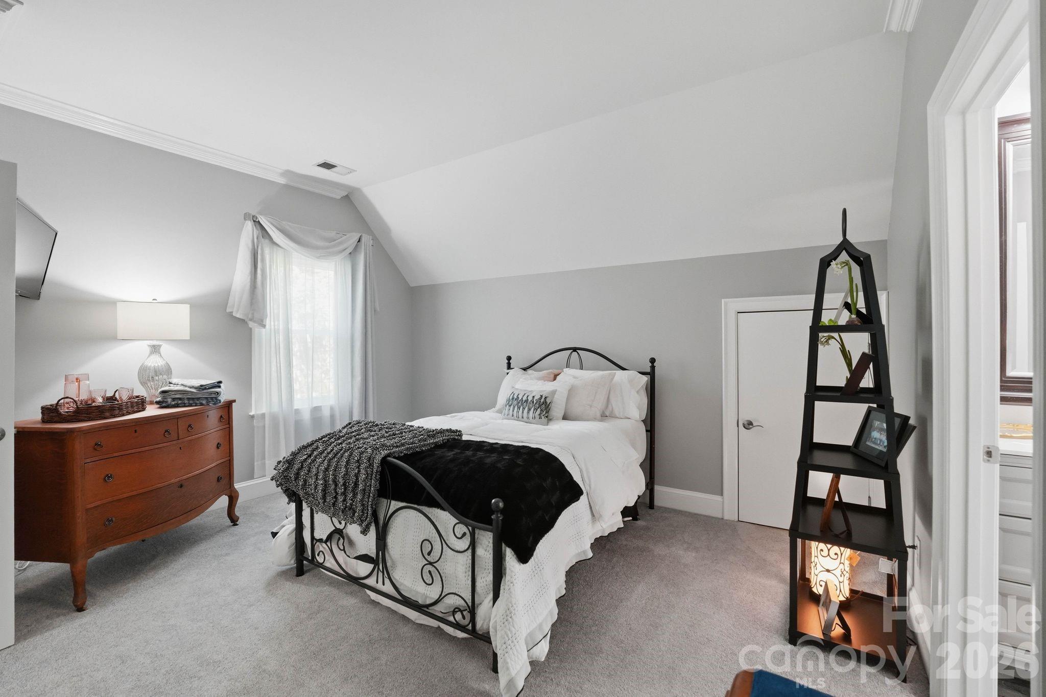 The Peninsula - Residential