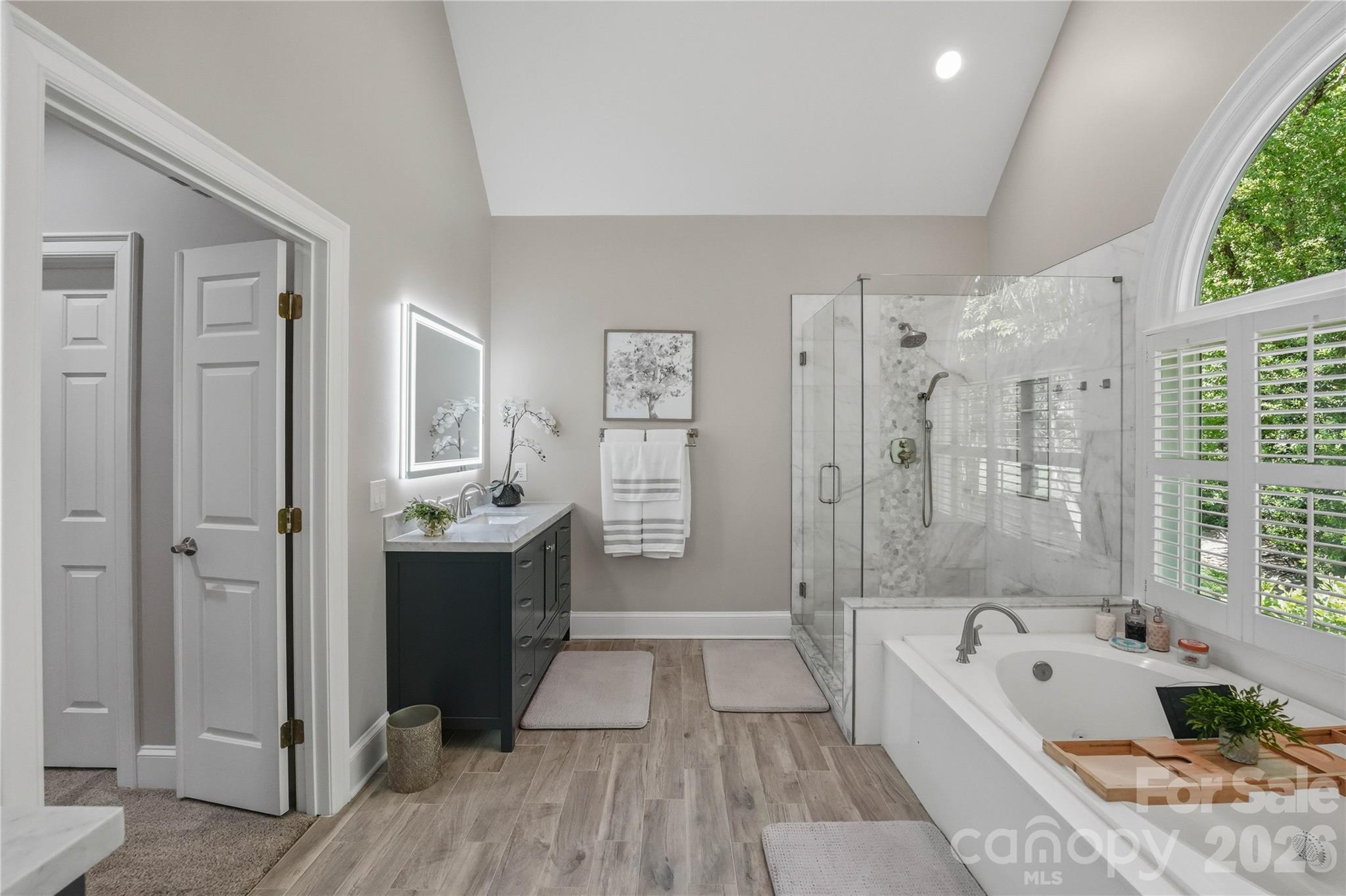 The Peninsula - Residential