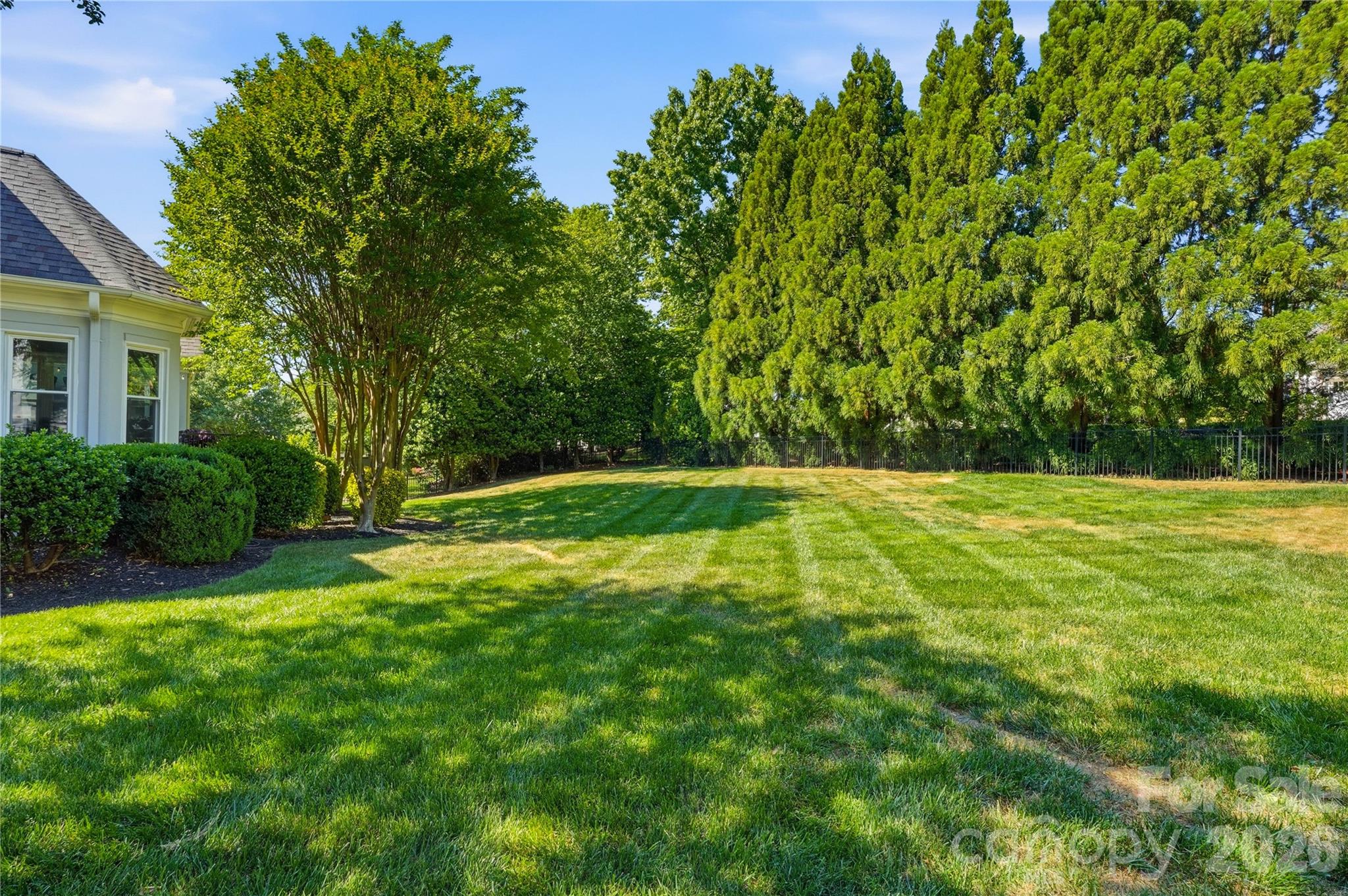 The Peninsula - Residential