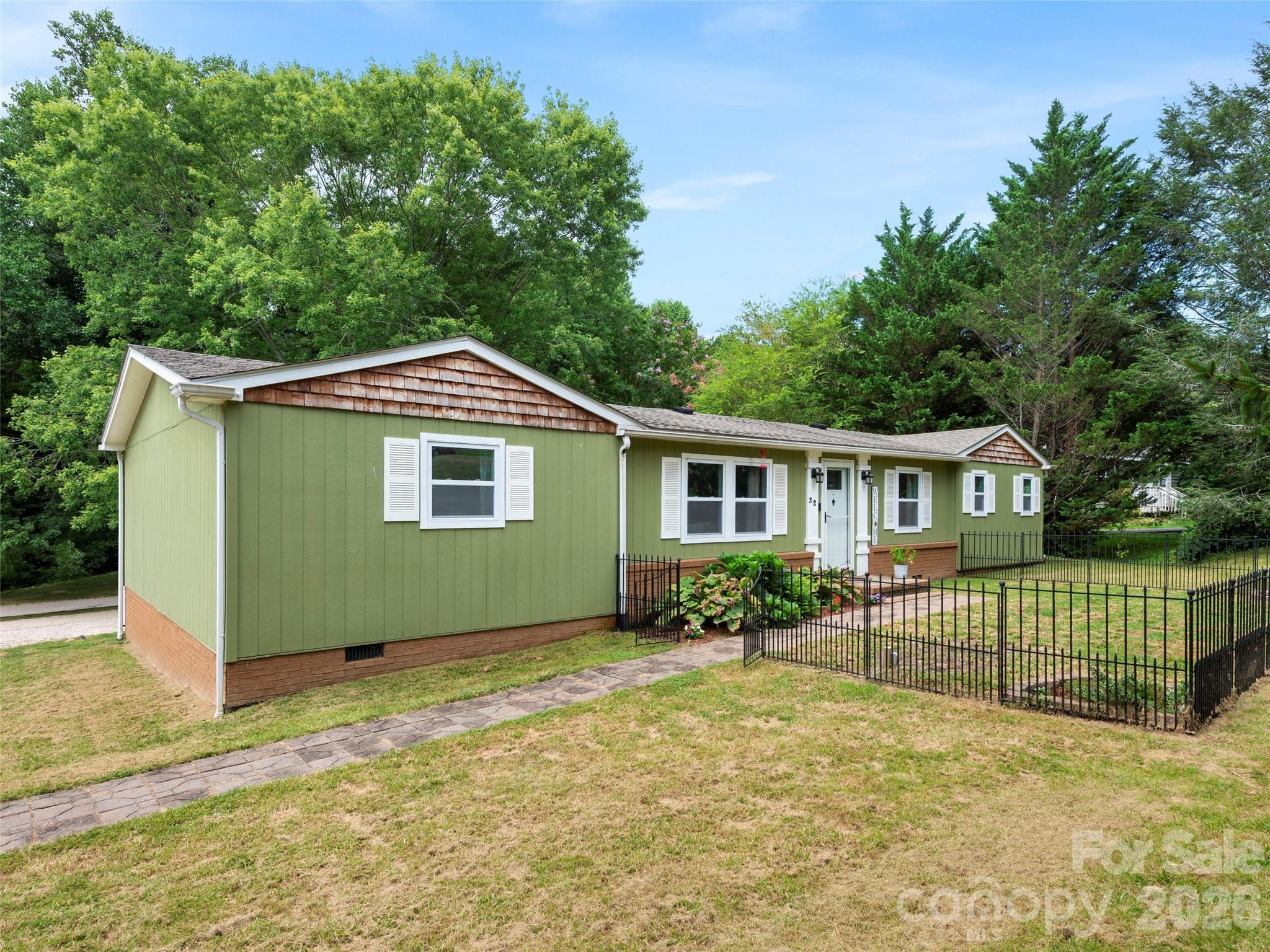 32 Reeves Road, Leicester, NC, 28748