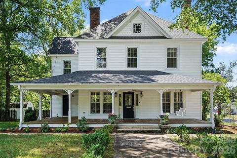 Photo of 313 Gold Street, Kings Mountain, NC 28086 (MLS # 4399469)
