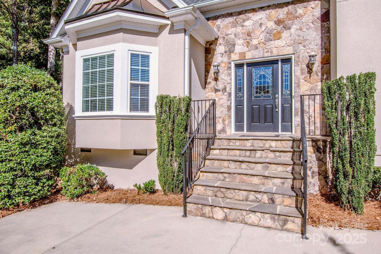 3545 Maple Brook Drive