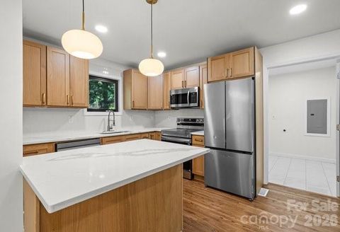 2430 Dora Drive Charlotte NC 28215