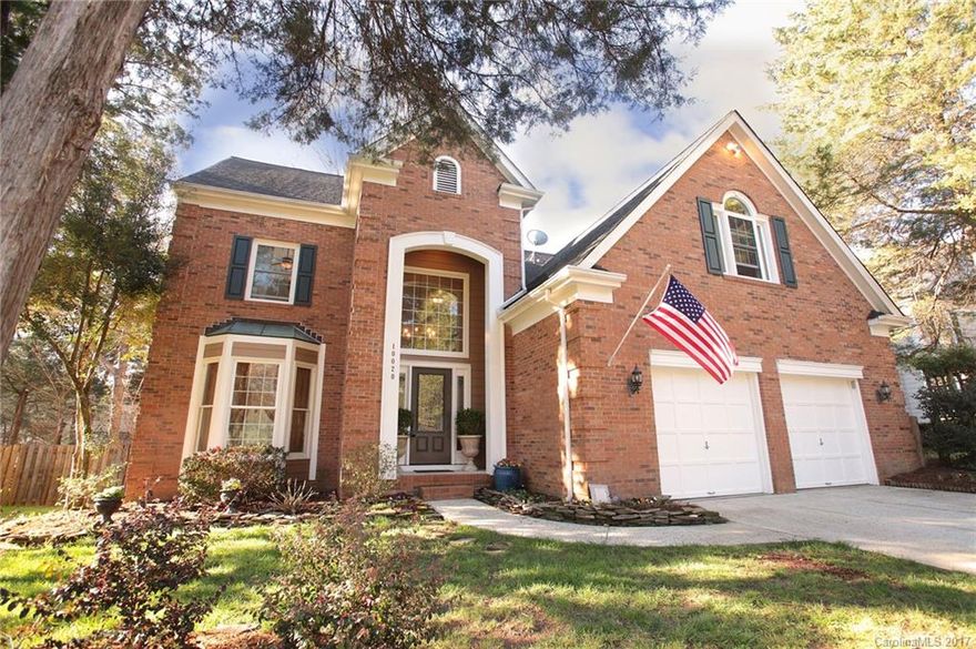 BACK ON MARKET!  Appraised at 405K in March.  MUST SELL!  Welcome home to Cameron Wood. One of Charlotte's most desired, treelined communities. Located in a quiet cul-de-sac surrounded by mature trees makes for a picture-perfect home. Master bath will leave you breathless along with spending gorgeous spring days out back on the all season porch. Delicious kitchen! Fantastic amenities including a swim and racquet club. Minutes from both South Park and Ballantyne - shopping, dining and culture.