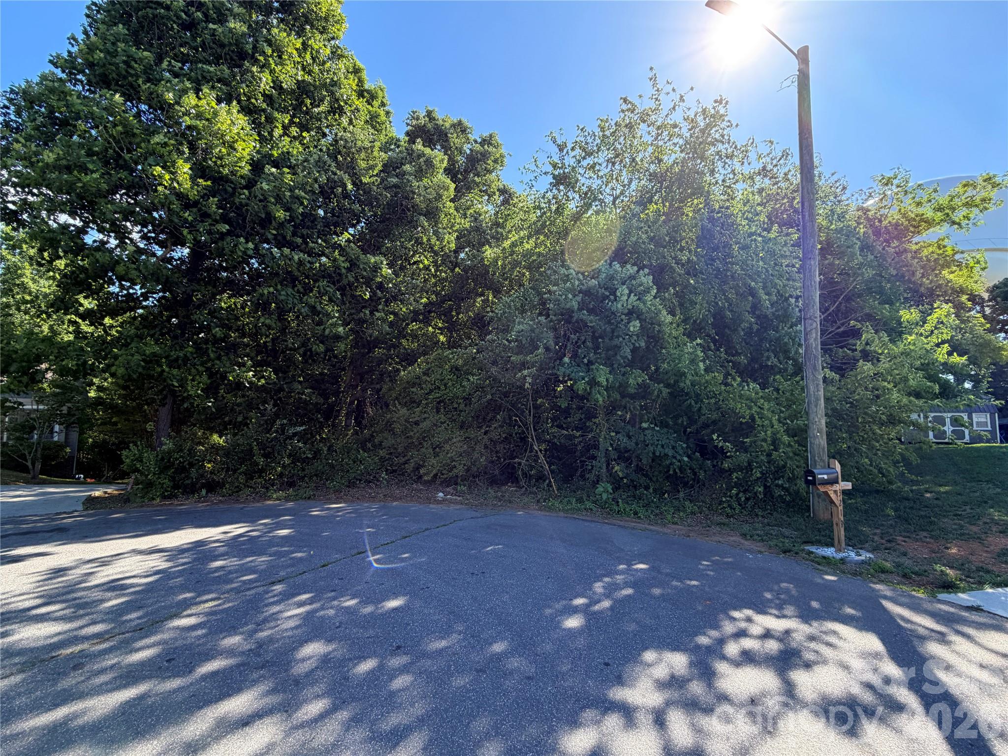 Brooks Glen - Land