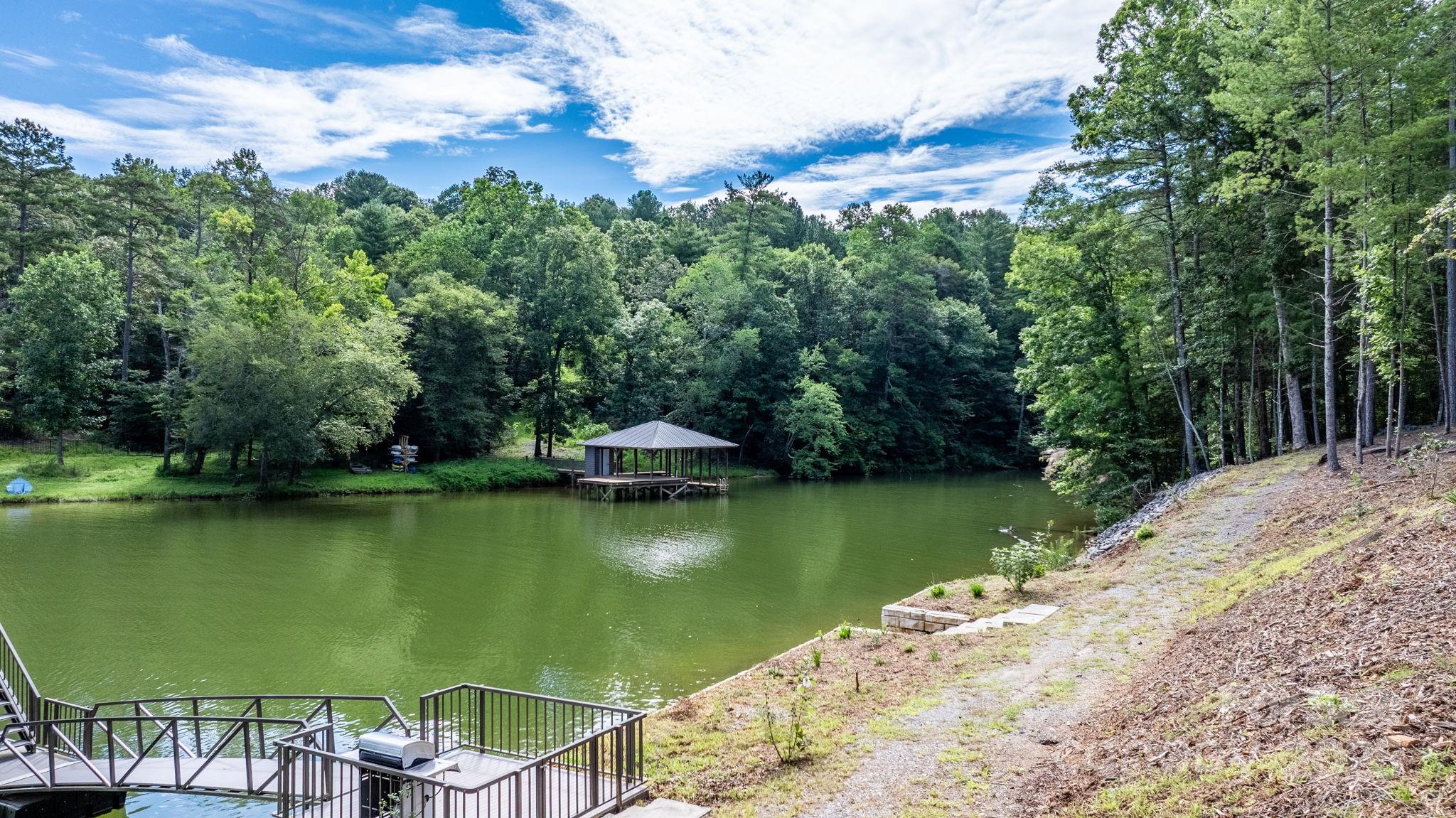 1408 Lake Vista Drive NE 11/12