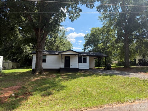 Photo of 615 E Saunders Avenue, Newton, NC 28658 (MLS # 4411983)