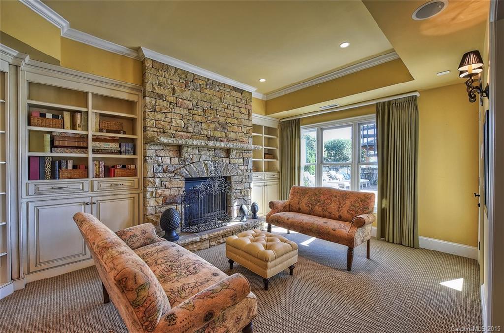 The Peninsula - Residential