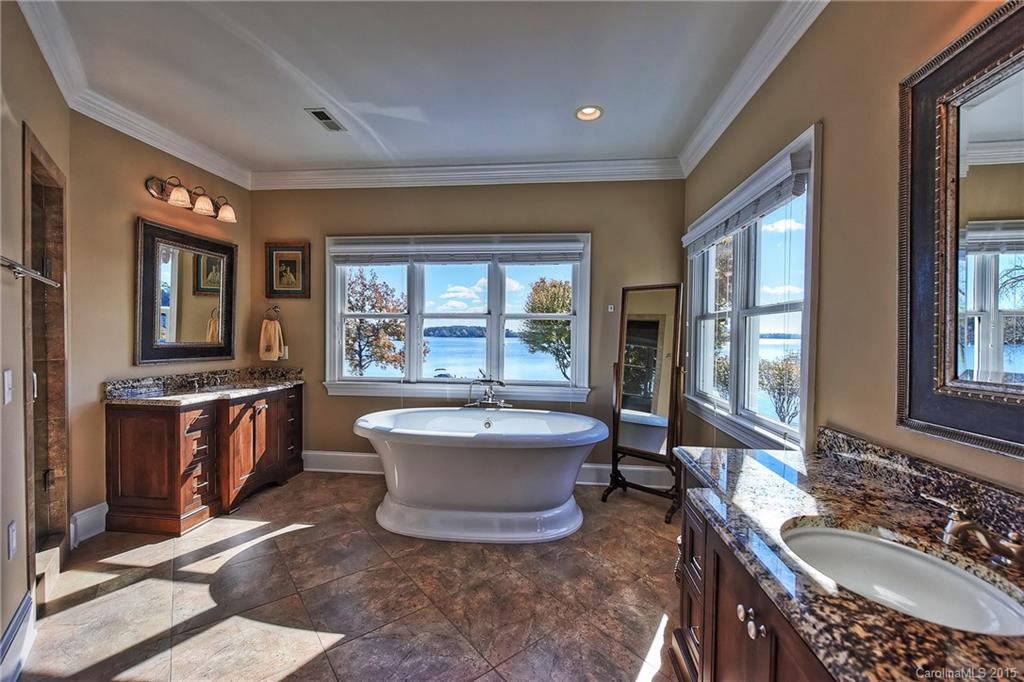 The Peninsula - Residential