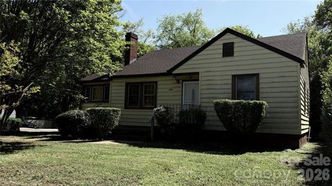 Photo of 3101 Dogwood Avenue, Charlotte, NC 28206 (MLS # 4362339)