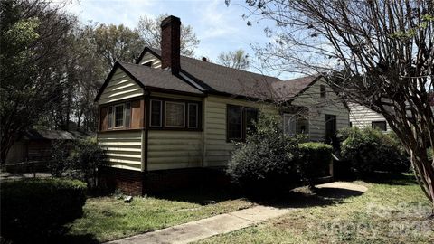 Photo of 3101 Dogwood Avenue, Charlotte, NC 28206 (MLS # 4362339)