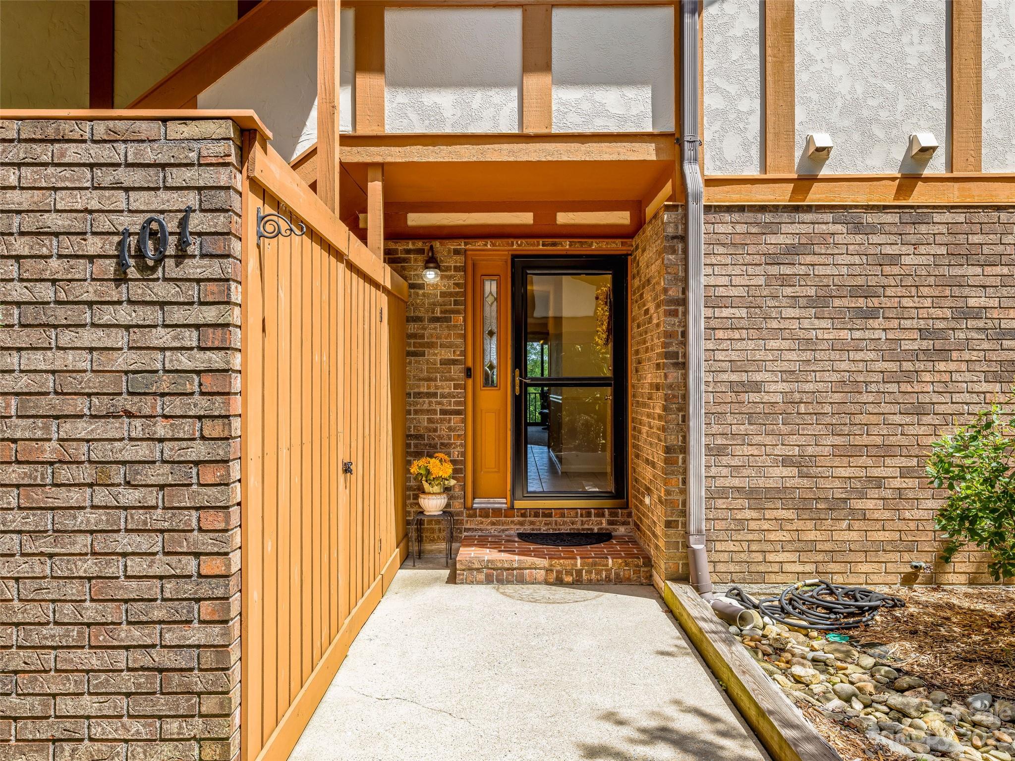 Fleetwood Plaza - Residential