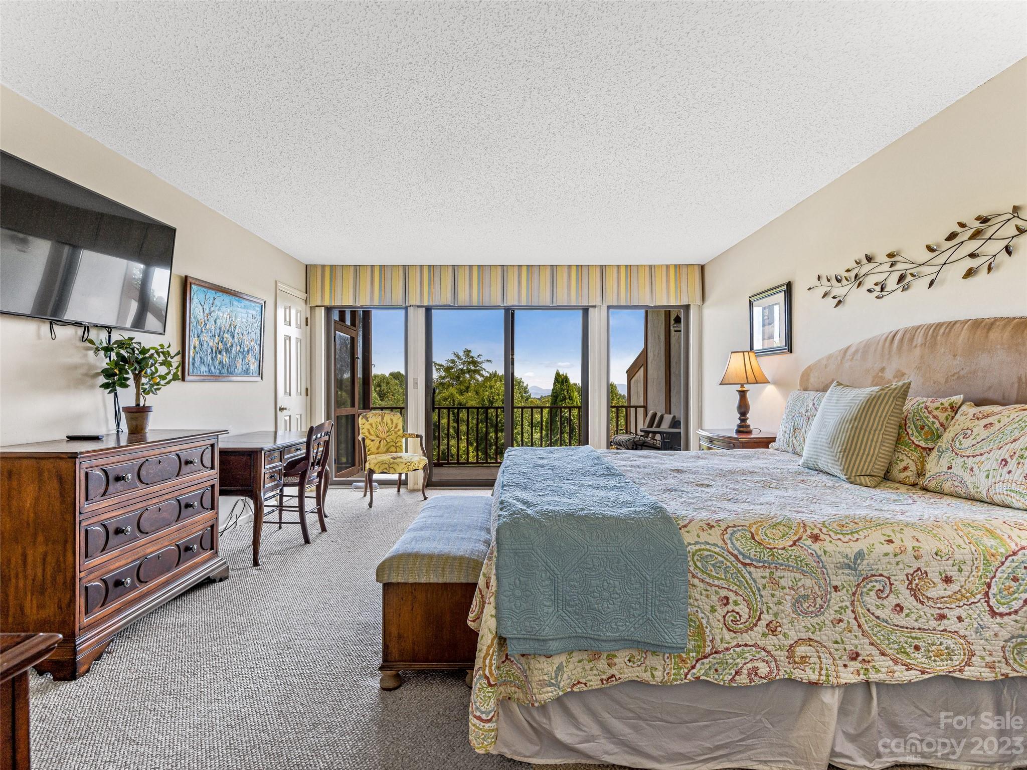 Fleetwood Plaza - Residential