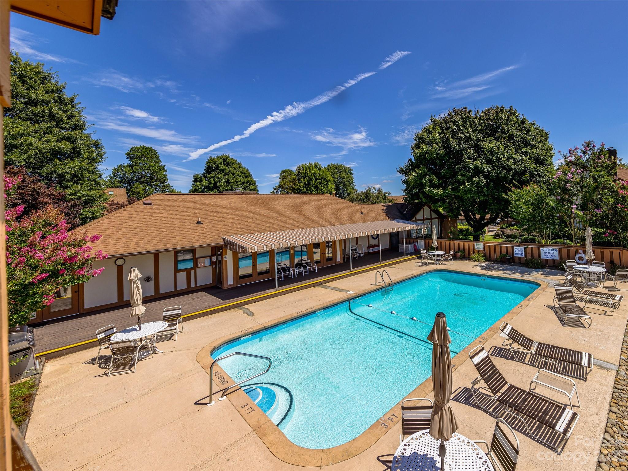 Fleetwood Plaza - Residential