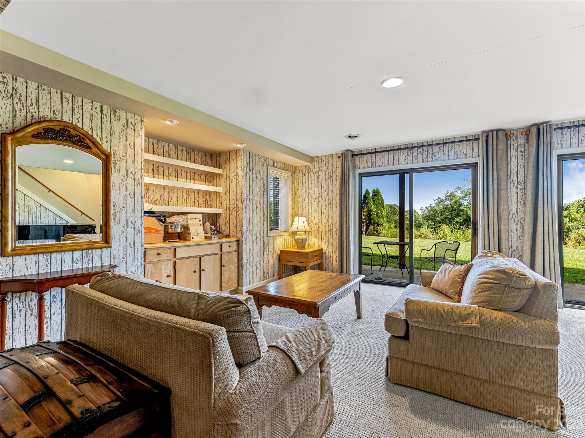 Fleetwood Plaza - Residential