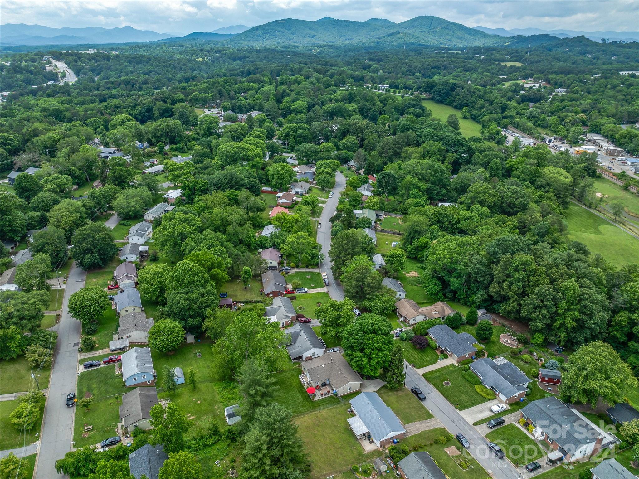 Knollwood - Residential