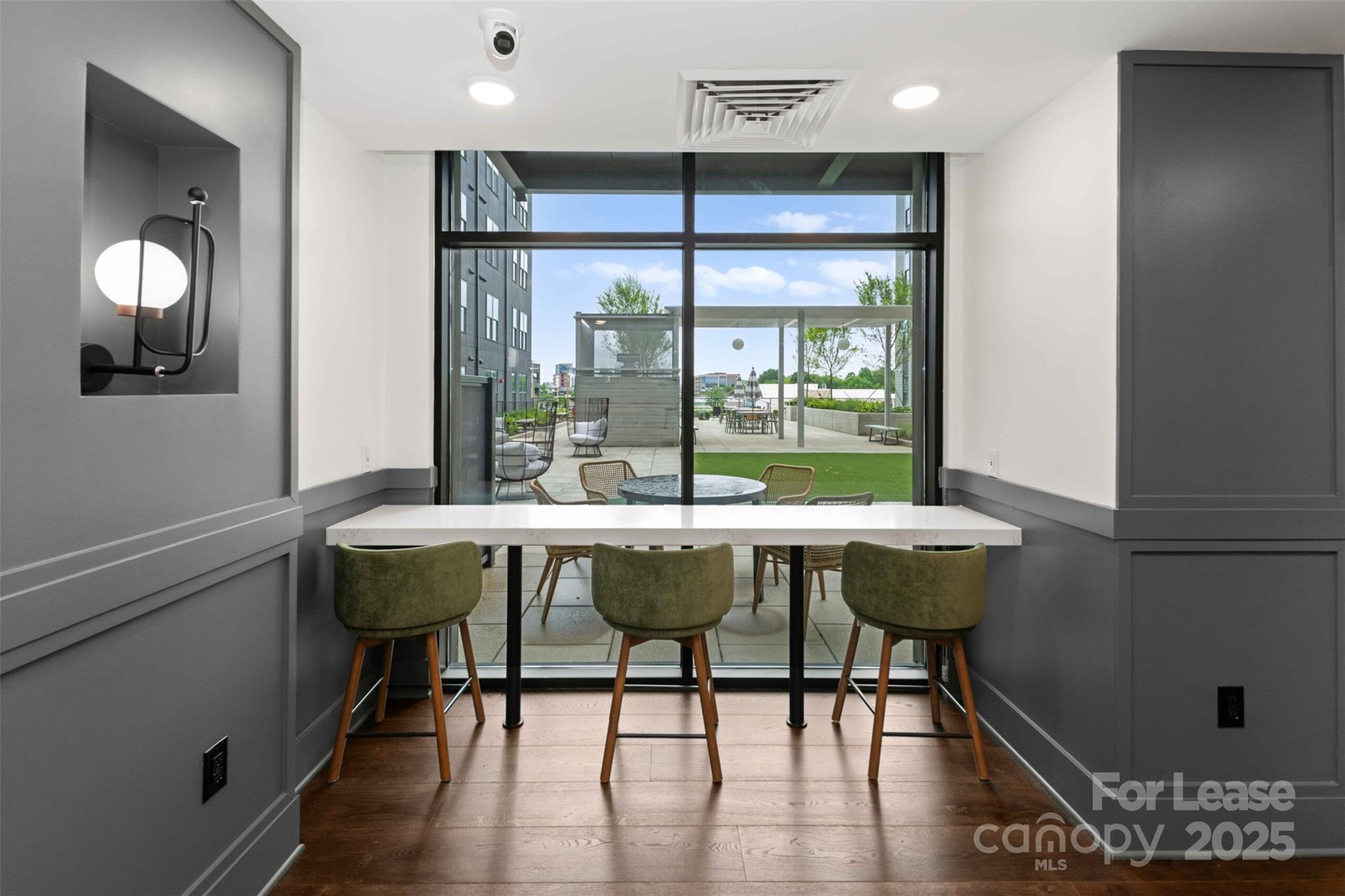 Charlotte, North Carolina 28209, United States, 1 Bedroom Bedrooms, ,1 BathroomBathrooms,Residential,Active,5386