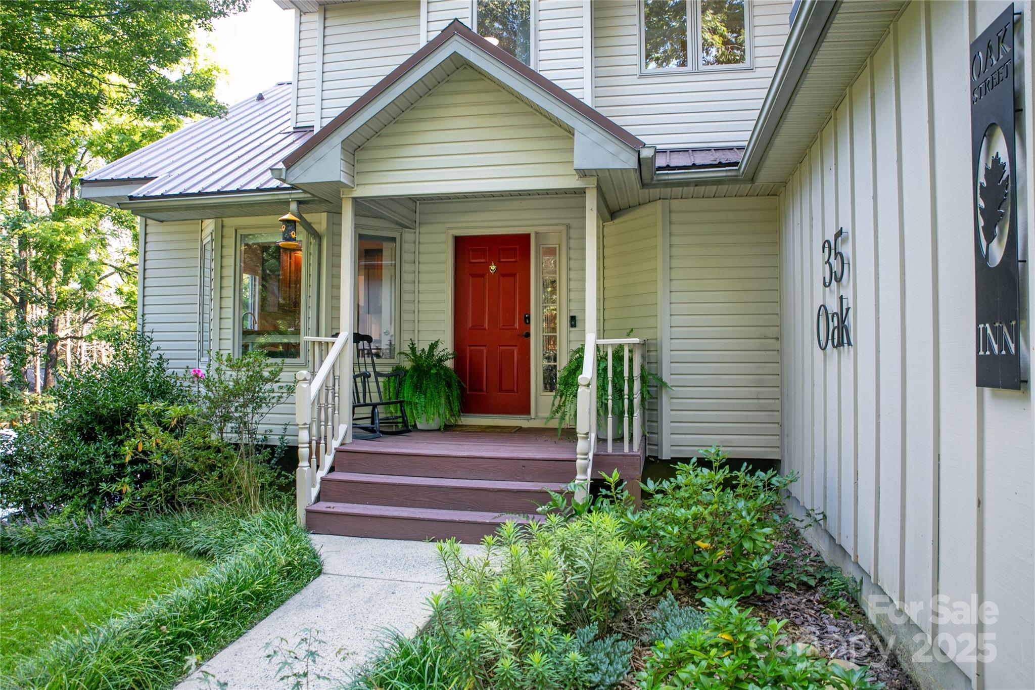 35 Oak Street