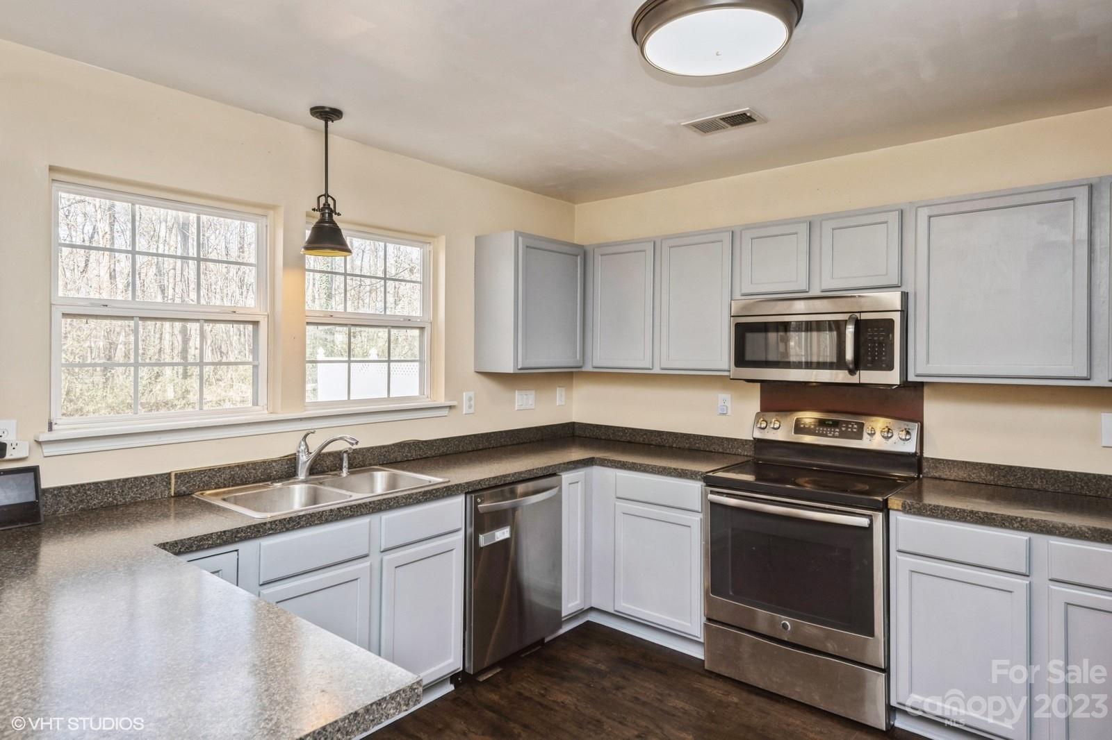 Rolling Hills - Residential