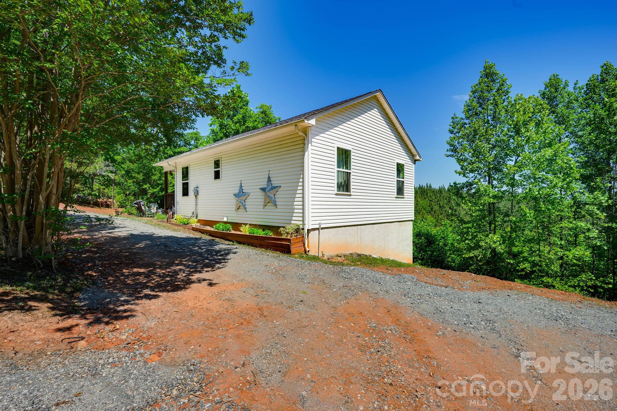 419 Travelers Rest Lane