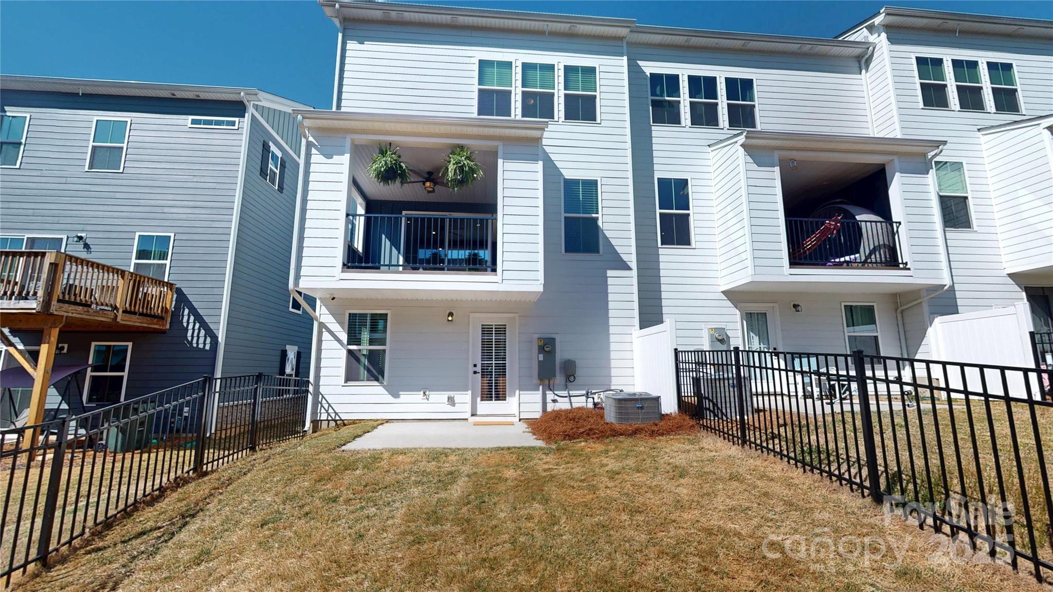 Trinity Townes - Residential