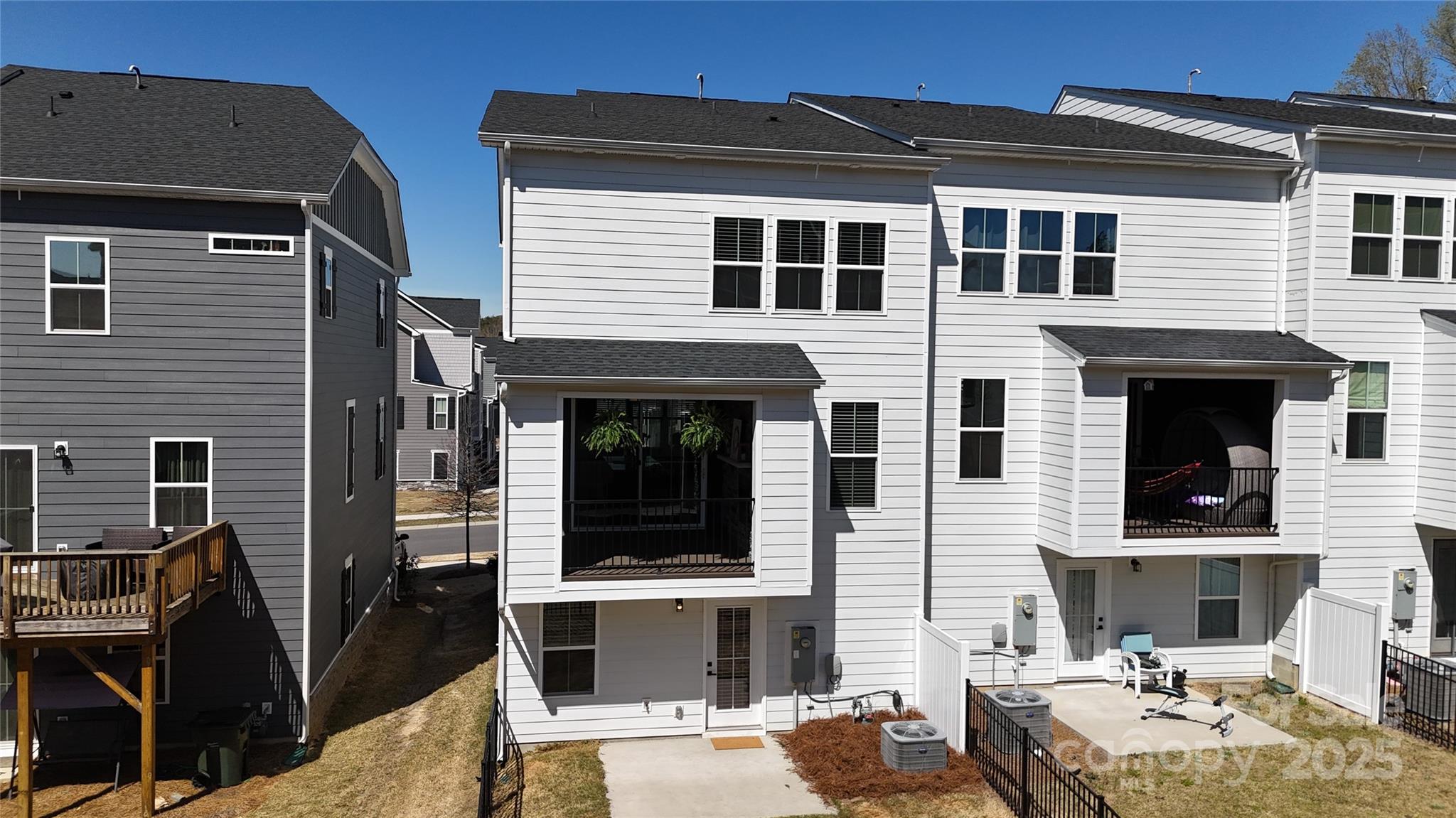 Trinity Townes - Residential