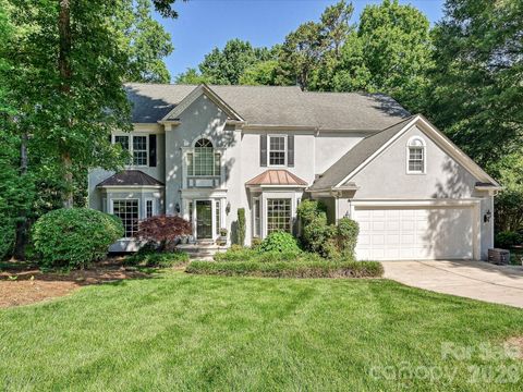 Photo of 5710 Kinglet Lane, Charlotte, NC 28269 (MLS # 4398828)