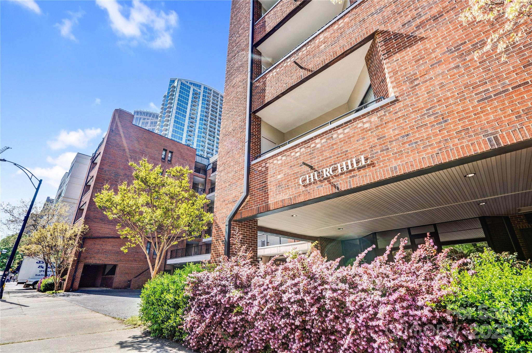 224 N Poplar Street 28
