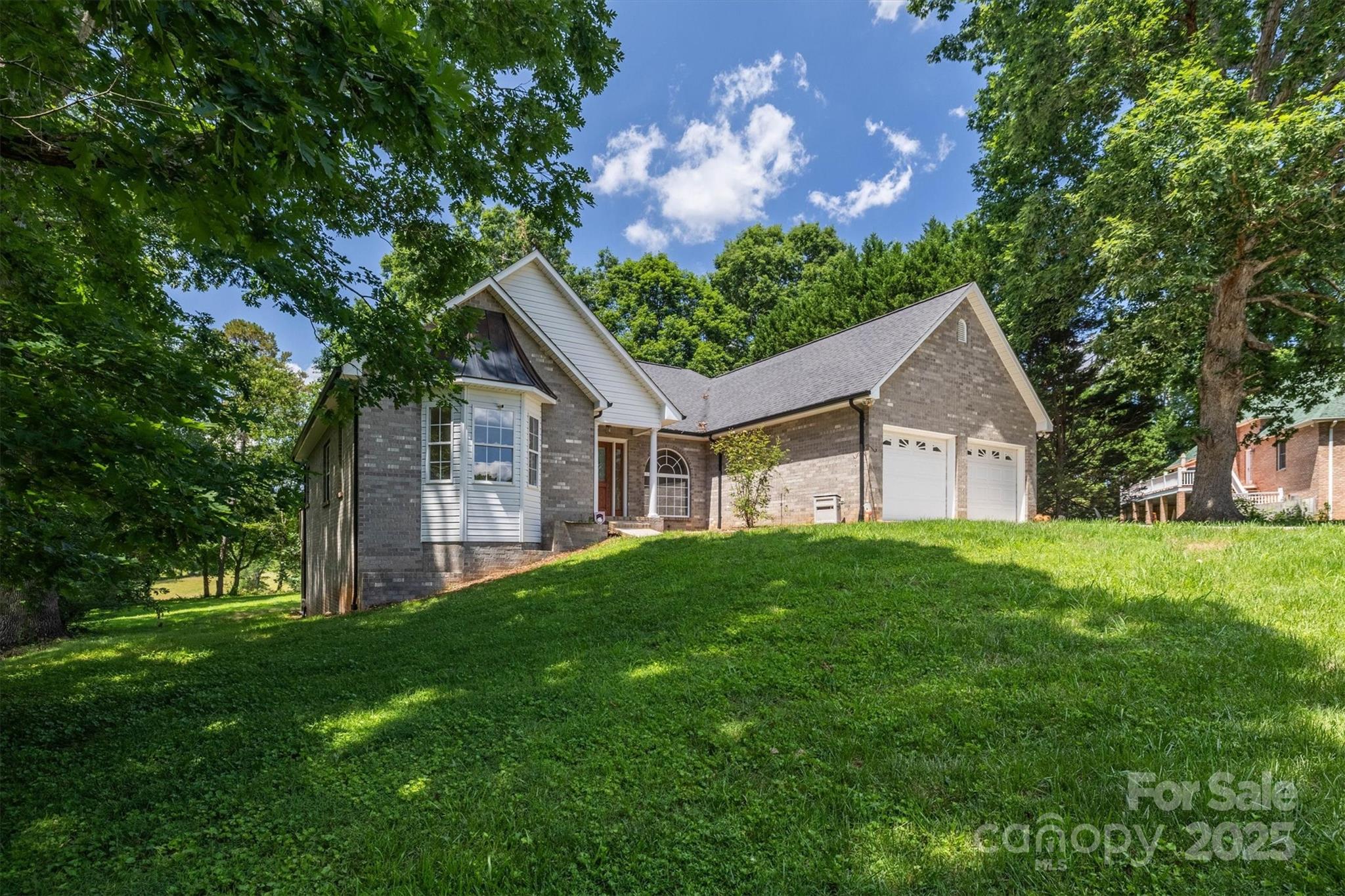 2763 W Winds Drive