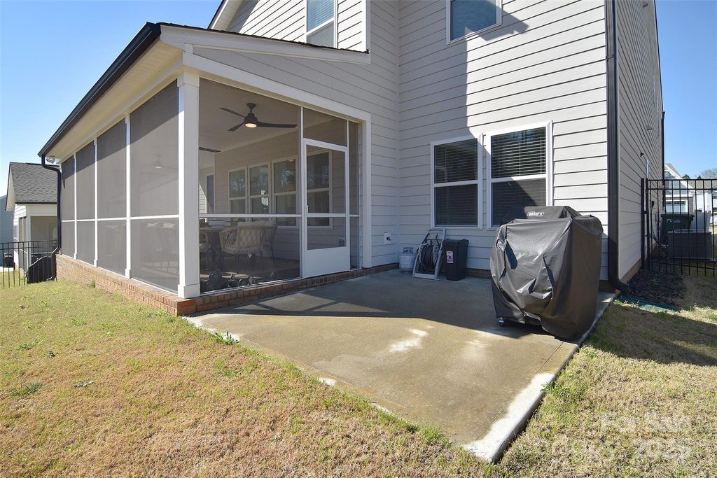 listing image 44