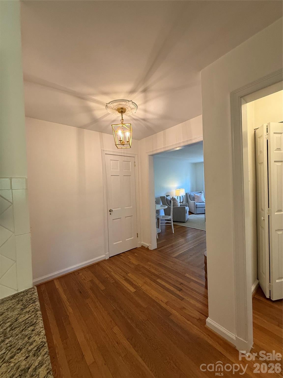 105 S Laurel Avenue 92B