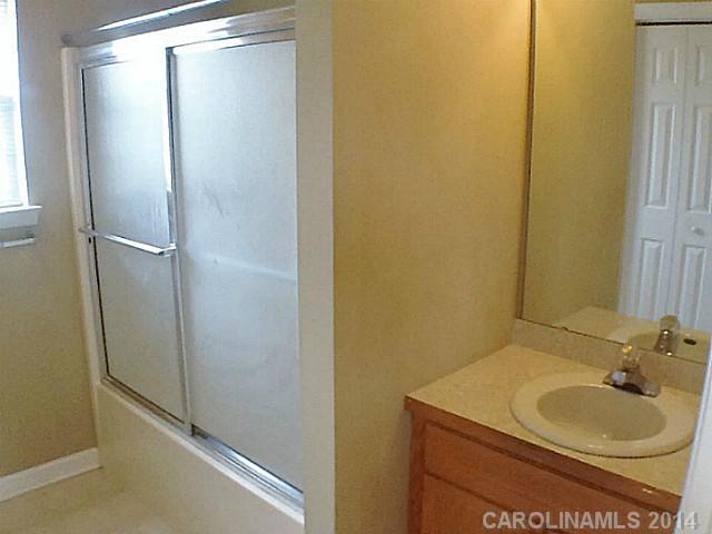 River Chase - Residential Lease