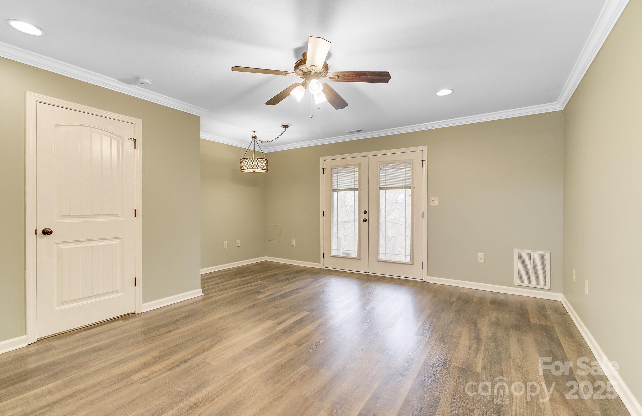Lees Creek Villas - Residential
