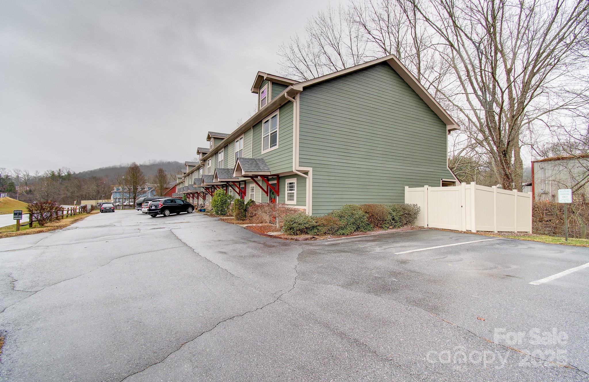 Lees Creek Villas - Residential