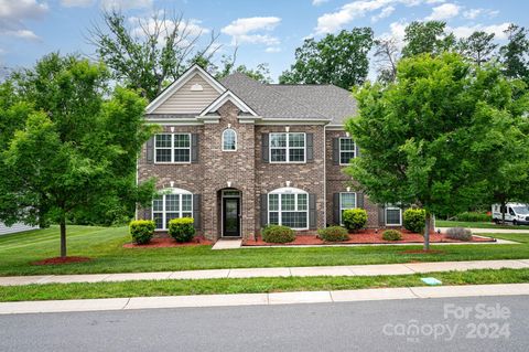 Single Family Residence in Charlotte NC 3002 Amesbury Hill Drive.jpg