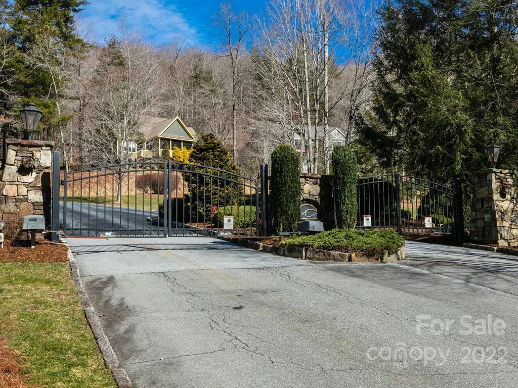 11F Red Bud Lane 11F